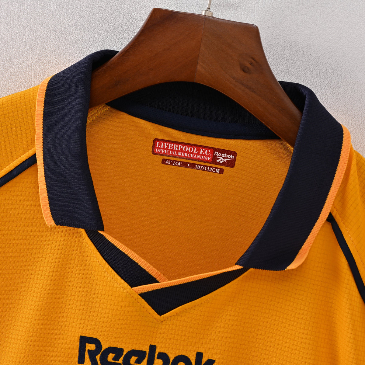 Liverpool 2000-01 Away Kit 