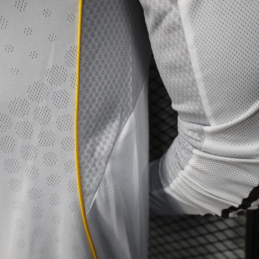 Real Madrid 2025-26 Home Kit - Long Sleeve 