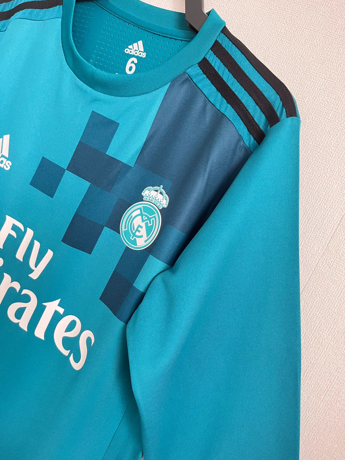 Real Madrid 2017-18 Third Shirt - Long Sleeve 